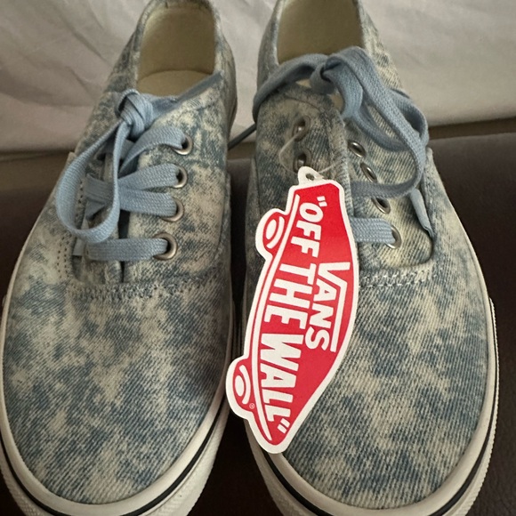 Vans sneakers size US 6 - Picture 3 of 3
